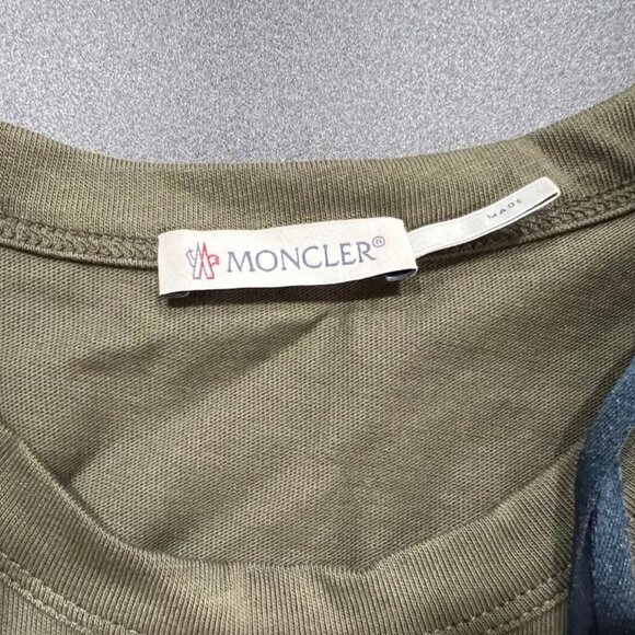 MONCLER | T-Shirt With Patch Men’s - Picture 7 of 12